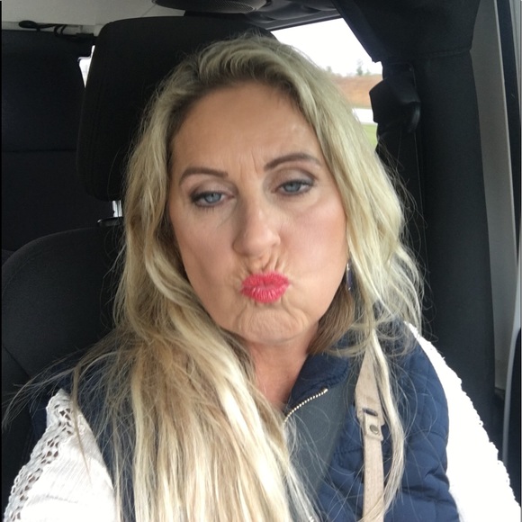 Meet your Posher, Karla - Picture 1 of 1